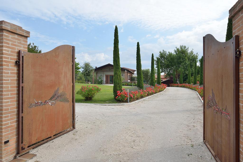 Villa Agriturismo I Granai à Crocemaroggia Extérieur photo