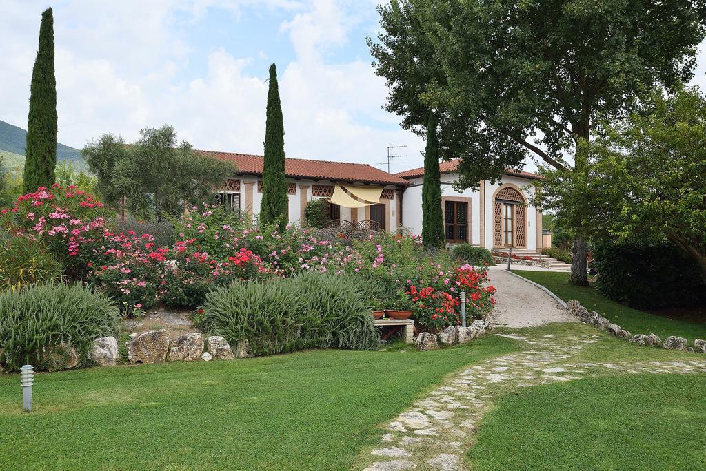 Villa Agriturismo I Granai à Crocemaroggia Extérieur photo