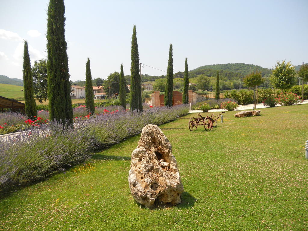 Villa Agriturismo I Granai à Crocemaroggia Extérieur photo